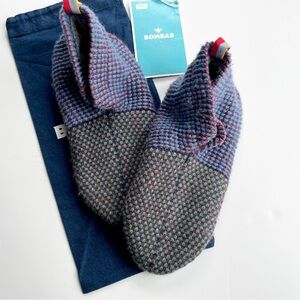 Bombas Gripper Slippers Womens size Small